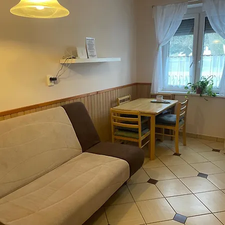 Platan Apartman *