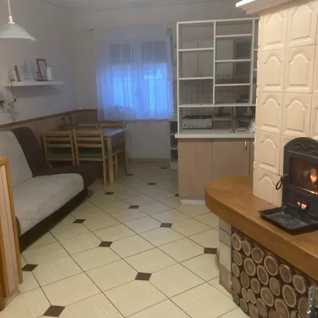 Platan Apartment *